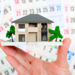 カレンダーと一軒家